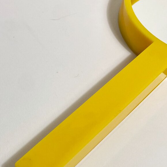 Vintage Mid Century Yellow Plastic Hand Mirror by Décembre Finland by Karhumuovi - Picture 3 of 6